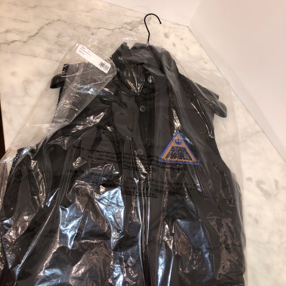Coach Star Wars down filled vest in black NWT 😎 - Picture 13 of 14